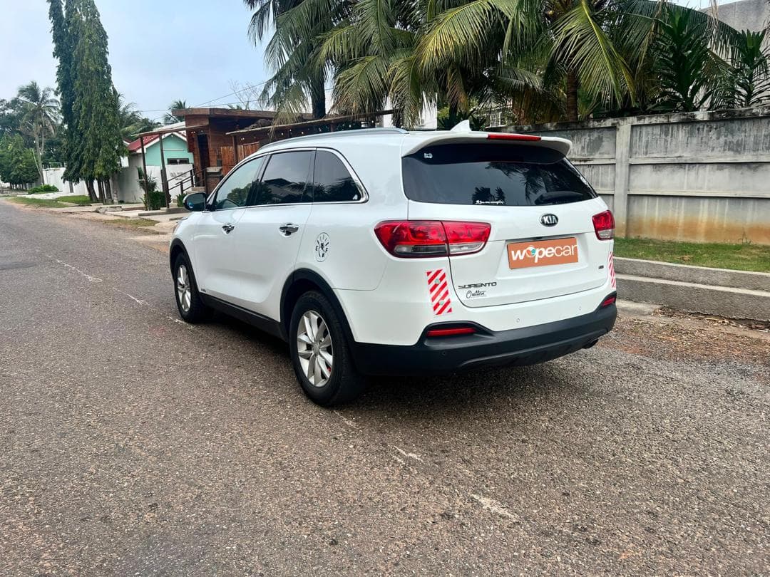 Kia Sorento — photo 5
