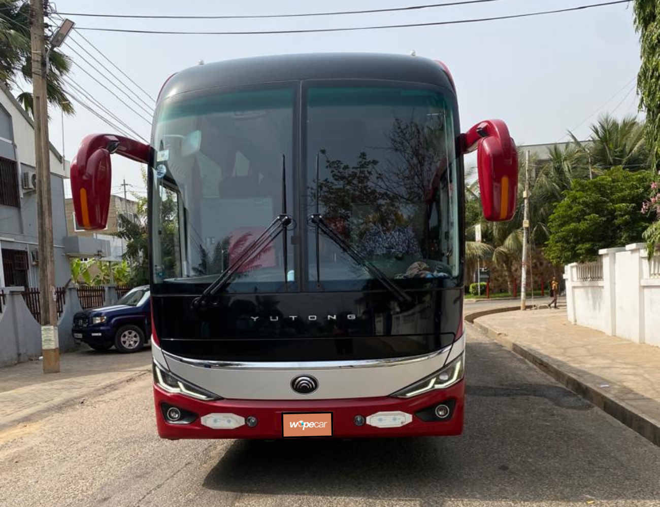 YUTONG 50-SEATER BUS