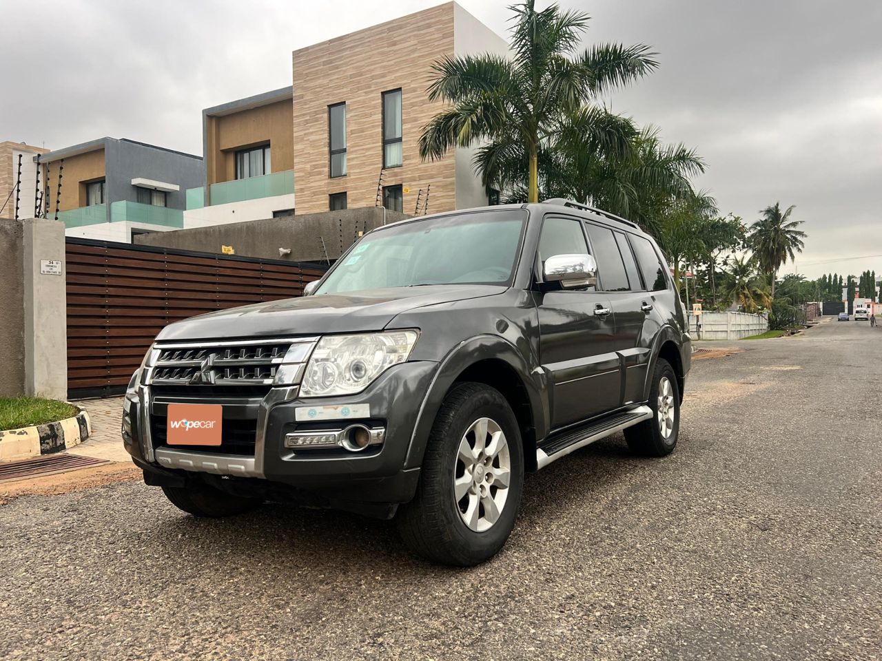 MITSUBISHI PAJERO