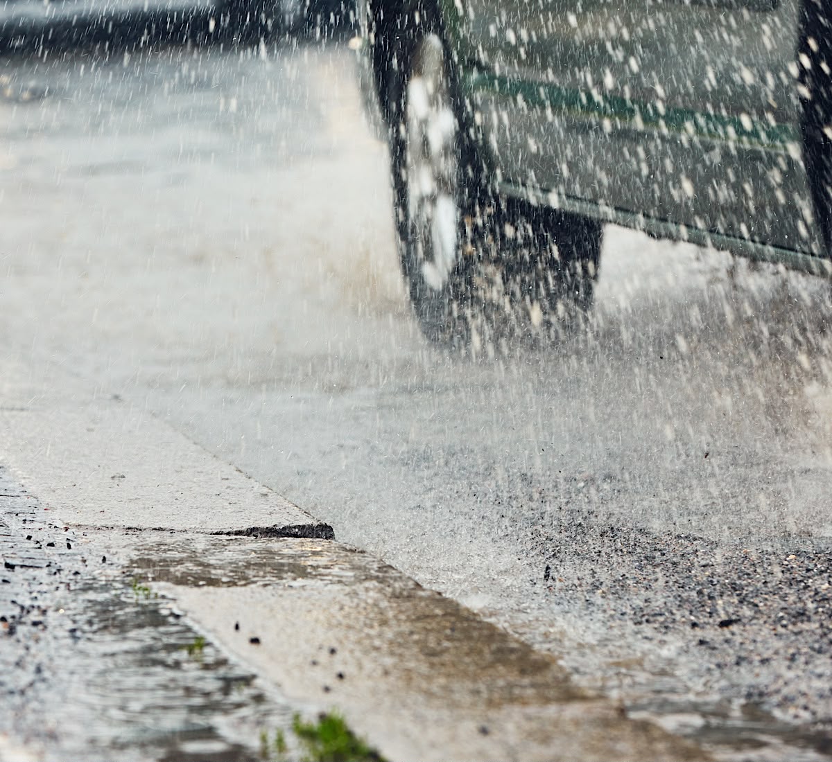 Heavy rain in the city by Chalabala